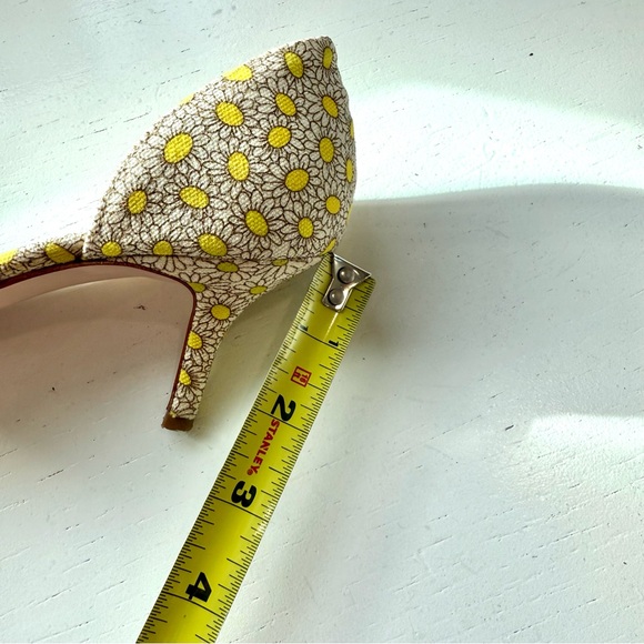 Valentino RED Daisy Floral Bow Heels Made in Italy Size 38 US 8 Yellow - Picture 9 of 13